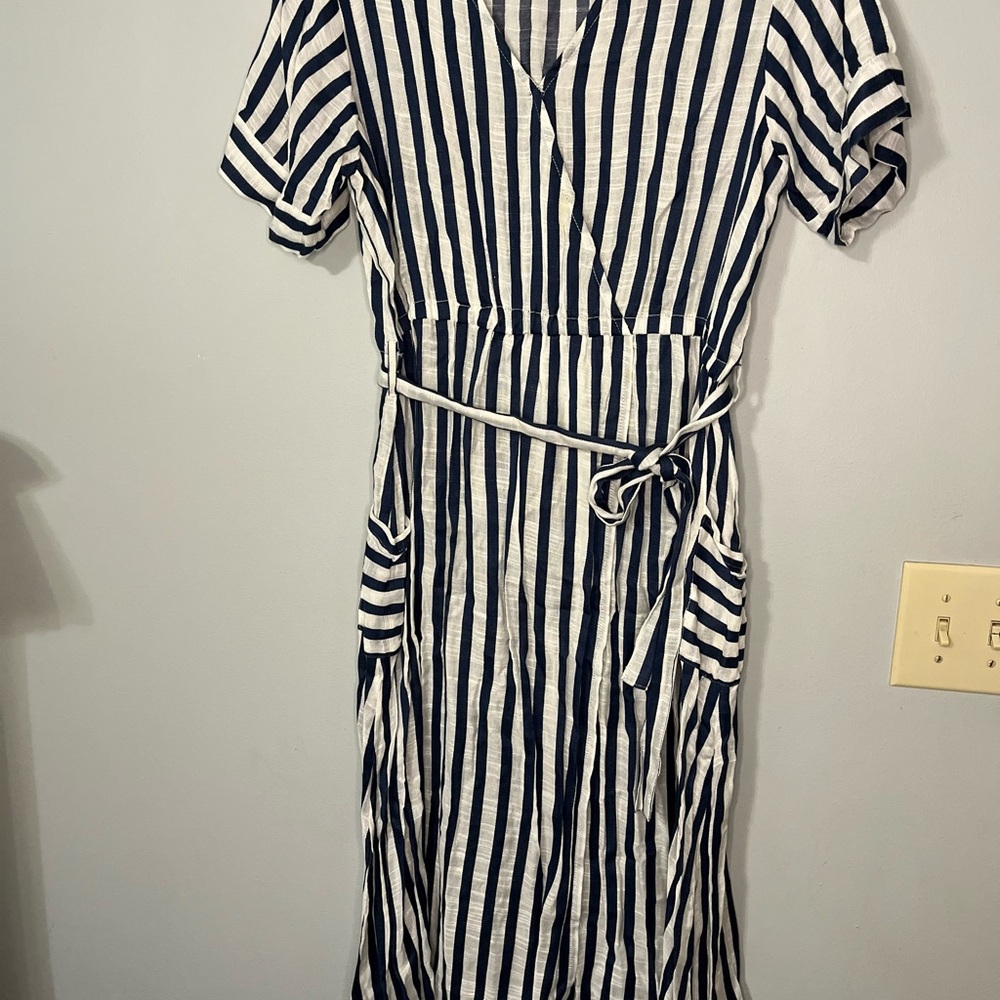 J Gee Striped Navy and White Wrap Dress with pockets. Like new